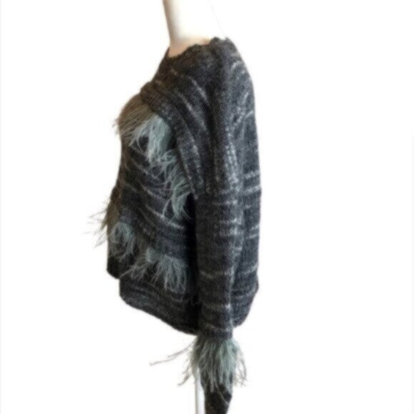 NWT CINQ À SEPT Ostrich Feather Grey Warm Comfy Cozy Dressy Sweater Medium - Picture 6 of 12